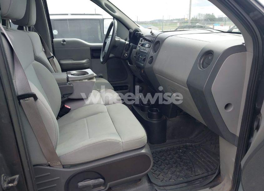 Photo 5 of 2004 Ford F-150 STX/XL/XLT (VIN 1FTRF14W54NC69601)