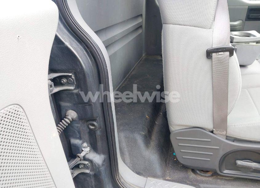 Photo 8 of 2004 Ford F-150 STX/XL/XLT (VIN 1FTRF14W54NC69601)