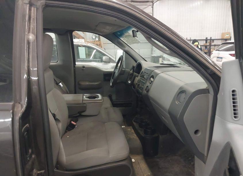 Photo 5 of 2005 Ford F-150 STX/XL/XLT (VIN 1FTRF14W85NA39472)