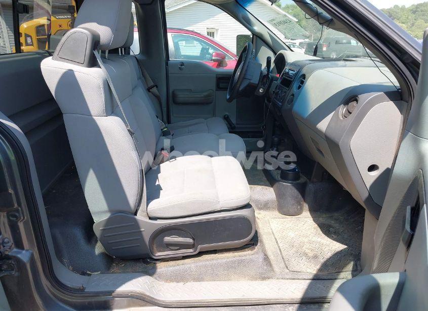 Photo 5 of 2005 Ford F-150 STX/XL/XLT (VIN 1FTRF14W95NA43854)