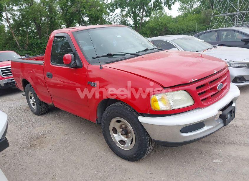 2003 Ford F-150 XL/XLT (VIN 1FTRF17203NA83617) main photo