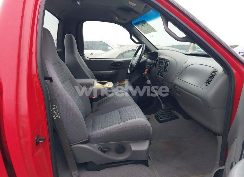 Photo 5 of 2002 Ford F-150 XL/XLT (VIN 1FTRF17212NA28575)