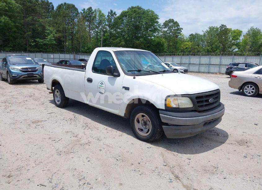 2003 Ford F-150 XL/XLT (VIN 1FTRF17213NA39397) main photo