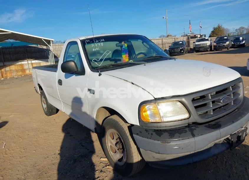 2003 Ford F-150 XL/XLT (VIN 1FTRF17213NB55974) main photo