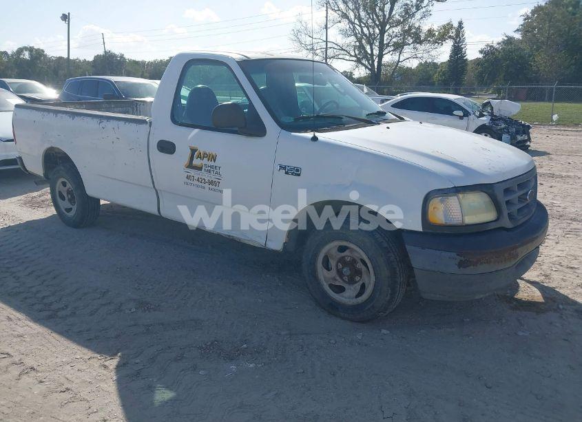2002 Ford F-150 XL/XLT (VIN 1FTRF17222NB42441) main photo