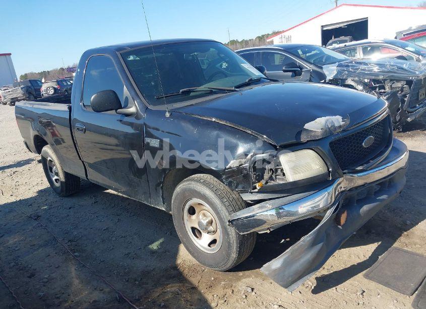 2003 Ford F-150 XL/XLT (VIN 1FTRF17223NA54202) main photo