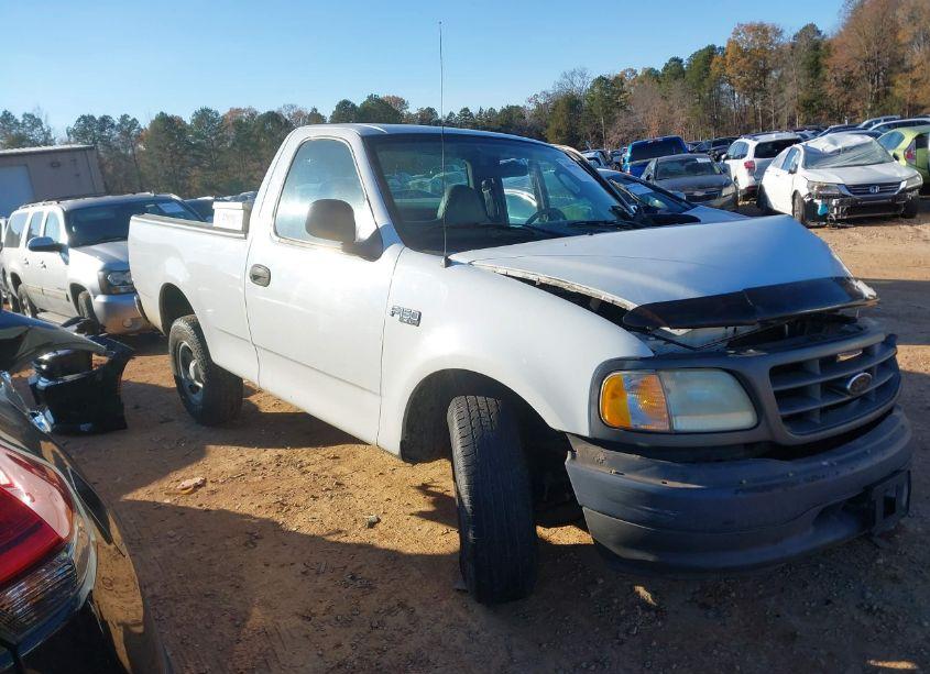 2003 Ford F-150 XL/XLT (VIN 1FTRF17223NB04855) main photo