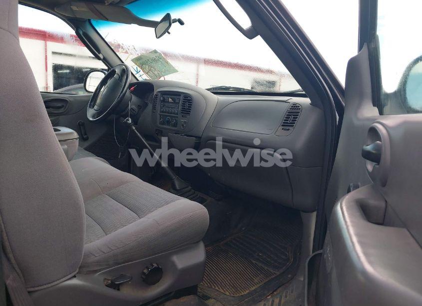 Photo 5 of 2003 Ford F-150 XL/XLT (VIN 1FTRF17233NB49481)