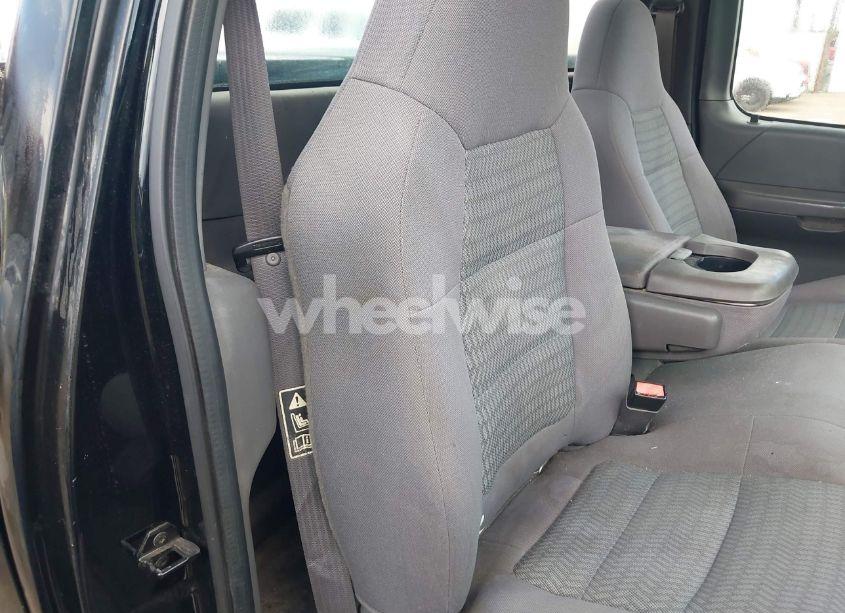 Photo 8 of 2003 Ford F-150 XL/XLT (VIN 1FTRF17233NB49481)