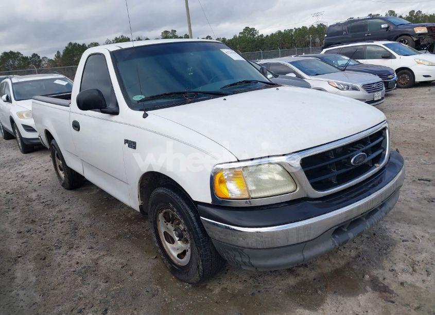 2002 Ford F-150 XL/XLT (VIN 1FTRF17252NA66455) main photo