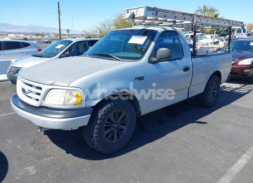 Photo 2 of 2003 Ford F-150 XL/XLT (VIN 1FTRF17273NB08996)