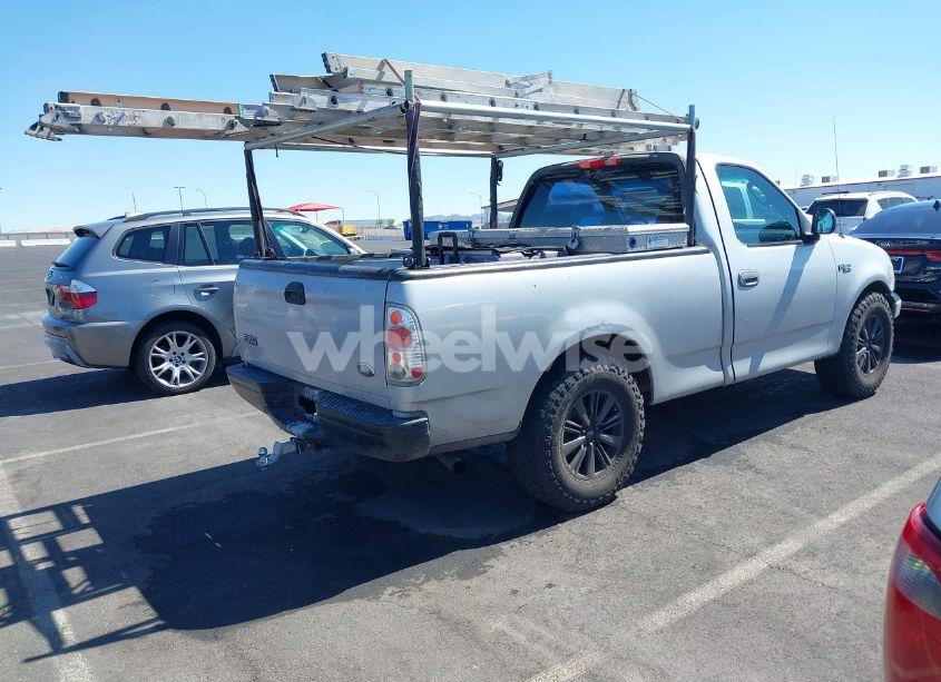 Photo 4 of 2003 Ford F-150 XL/XLT (VIN 1FTRF17273NB08996)