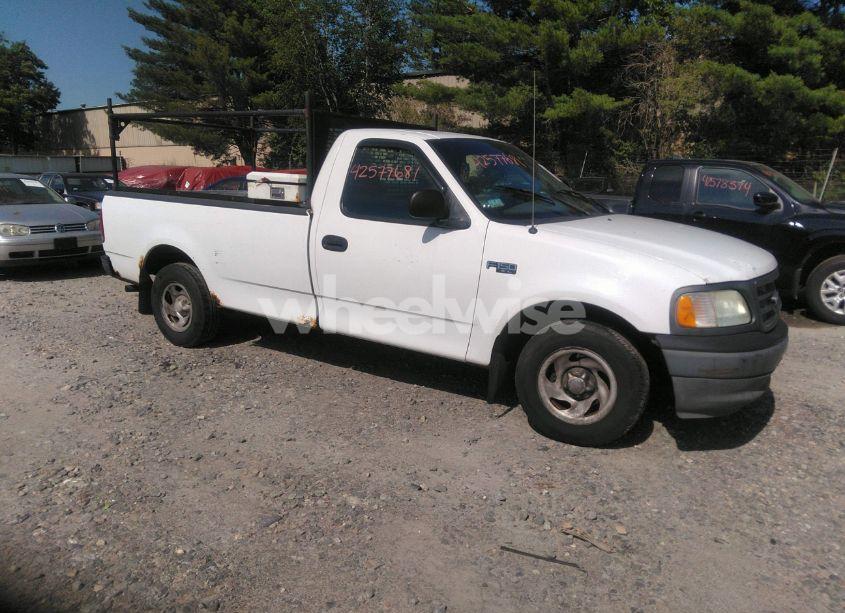 2003 Ford F-150 XL/XLT (VIN 1FTRF172X3NB93252) main photo