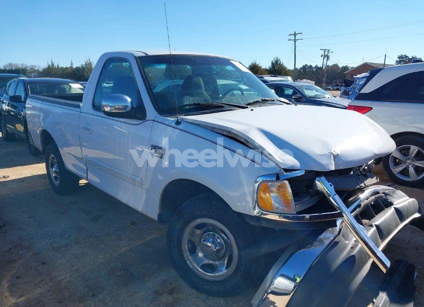 2001 Ford F-150 XL/XLT (VIN 1FTRF17L61NB04122) main photo