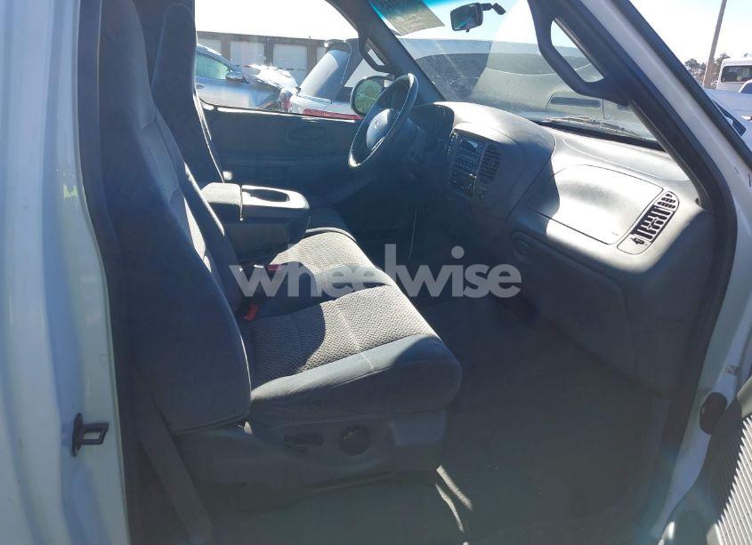 Photo 5 of 2001 Ford F-150 XL/XLT (VIN 1FTRF17L61NB04122)