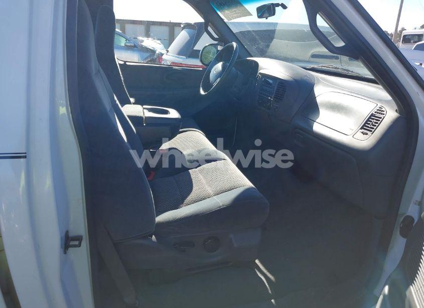 Photo 8 of 2001 Ford F-150 XL/XLT (VIN 1FTRF17L61NB04122)