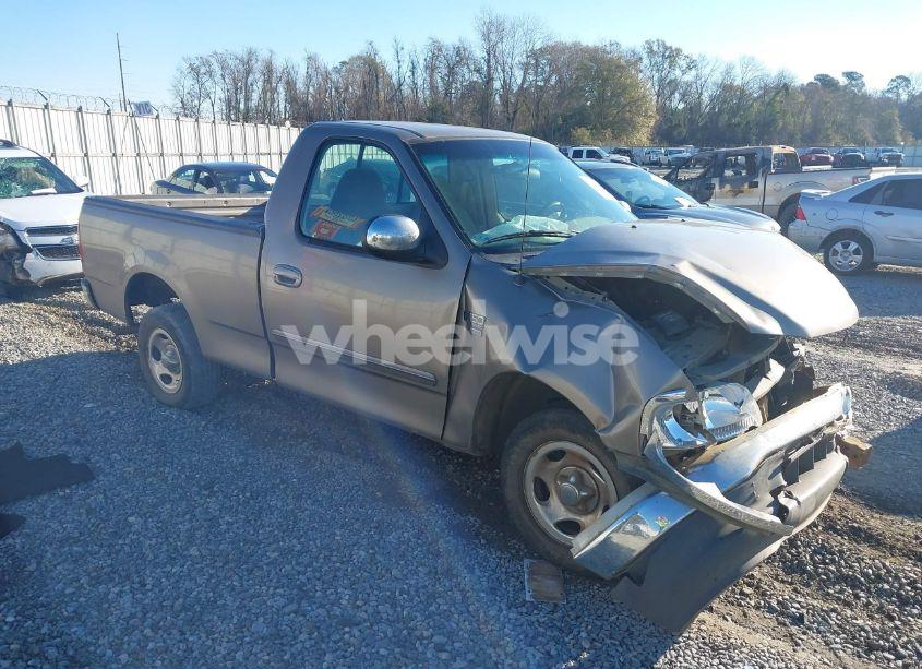 2002 Ford F-150 XL/XLT (VIN 1FTRF17W02NB01695) main photo
