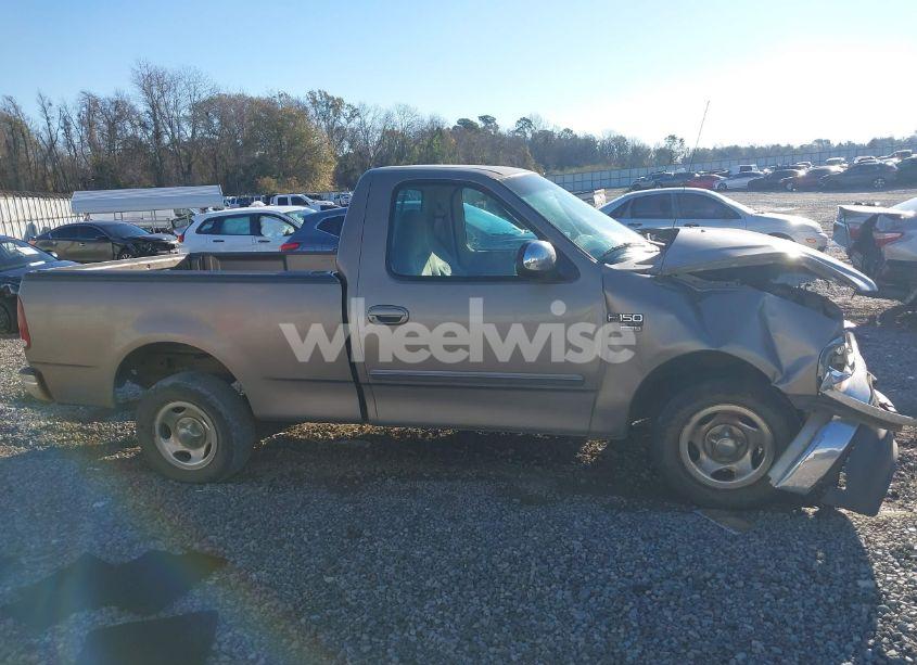 Photo 13 of 2002 Ford F-150 XL/XLT (VIN 1FTRF17W02NB01695)