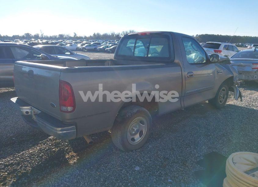 Photo 4 of 2002 Ford F-150 XL/XLT (VIN 1FTRF17W02NB01695)