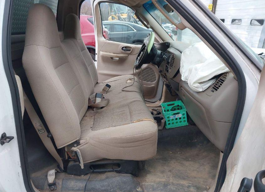 Photo 5 of 2002 Ford F-150 XL/XLT (VIN 1FTRF17W02NB39203)