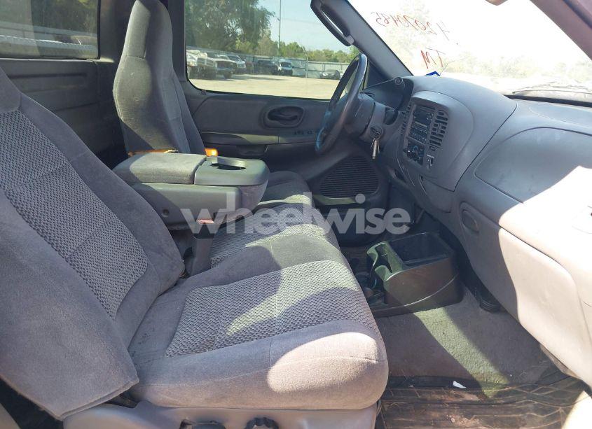 Photo 5 of 2002 Ford F-150 XL/XLT (VIN 1FTRF17W12NB34138)