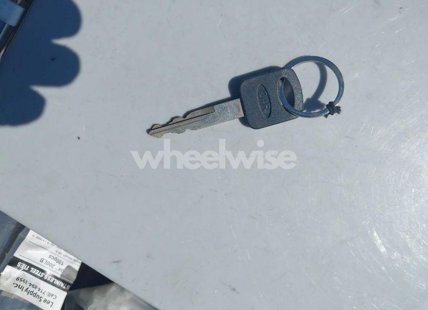 Photo 11 of 2002 Ford F-150 XL/XLT (VIN 1FTRF17W52KE24870)