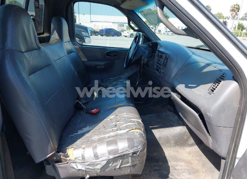 Photo 5 of 2002 Ford F-150 XL/XLT (VIN 1FTRF17W72NA85298)