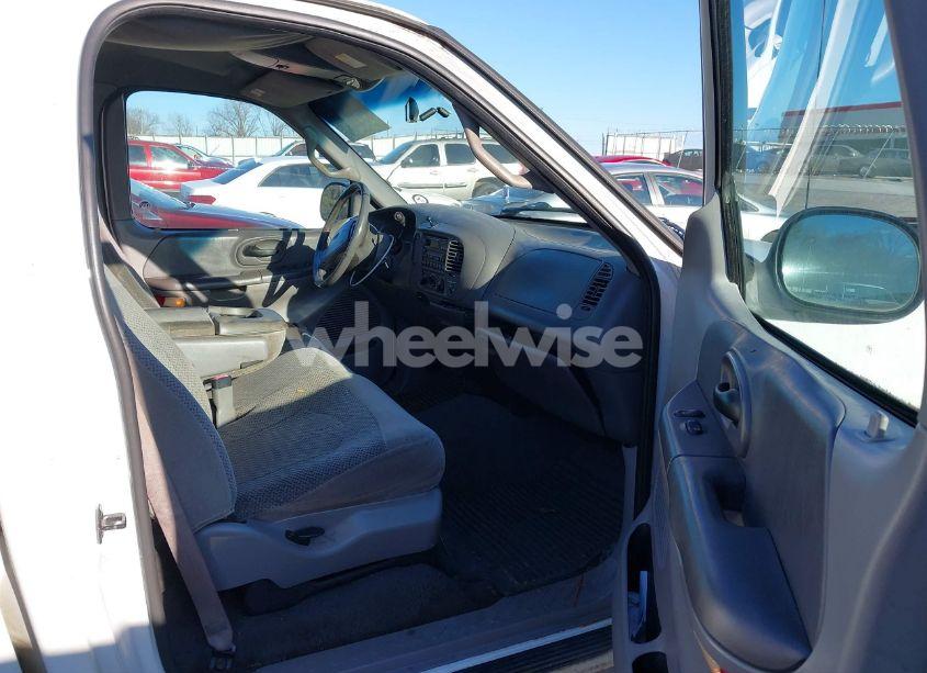 Photo 5 of 2001 Ford F-150 XL/XLT (VIN 1FTRF17W81NA20197)