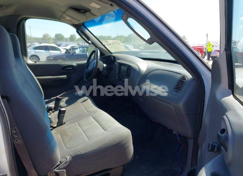 Photo 5 of 2002 Ford F-150 XL/XLT (VIN 1FTRF17W82KC70168)