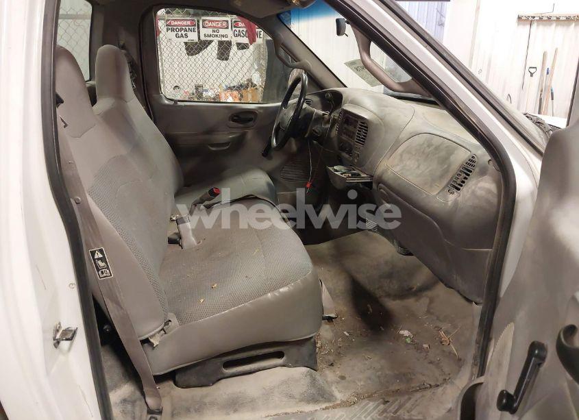 Photo 5 of 2000 Ford F-150 WORK SERIES/XL/XLT (VIN 1FTRF17W8YKB33949)