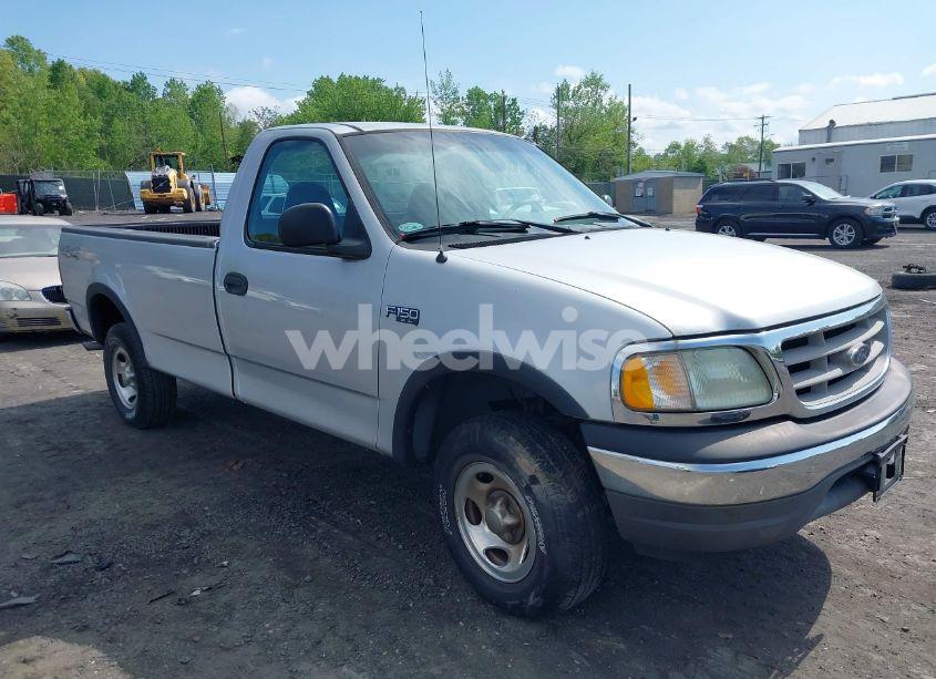 2002 Ford F-150 XL/XLT (VIN 1FTRF18202NB19254) main photo