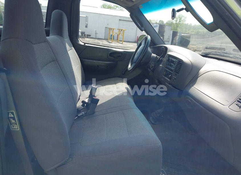 Photo 5 of 2002 Ford F-150 XL/XLT (VIN 1FTRF18202NB19254)