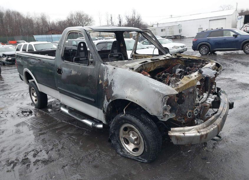 2002 Ford F-150 XL/XLT (VIN 1FTRF18L72NB68265) main photo