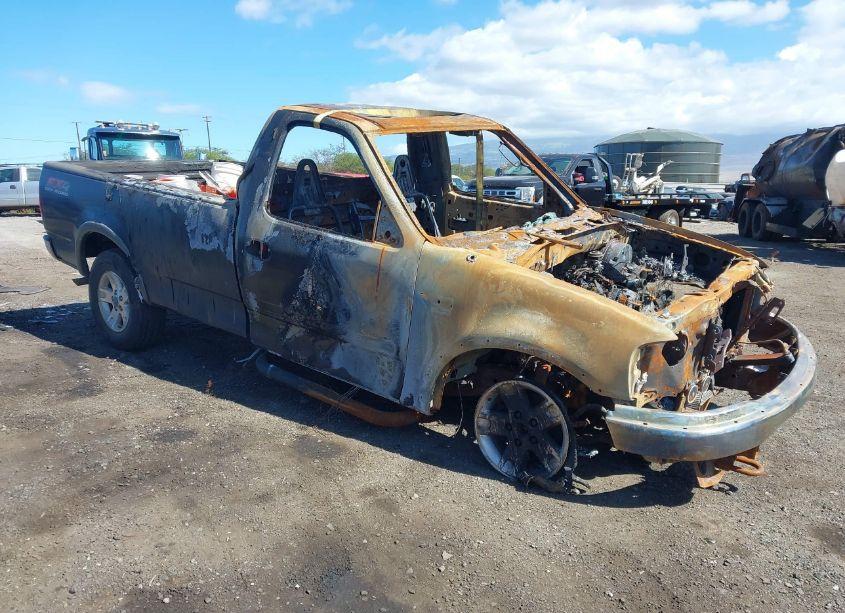 2003 Ford F-150 XL/XLT (VIN 1FTRF18L83NA65180) main photo