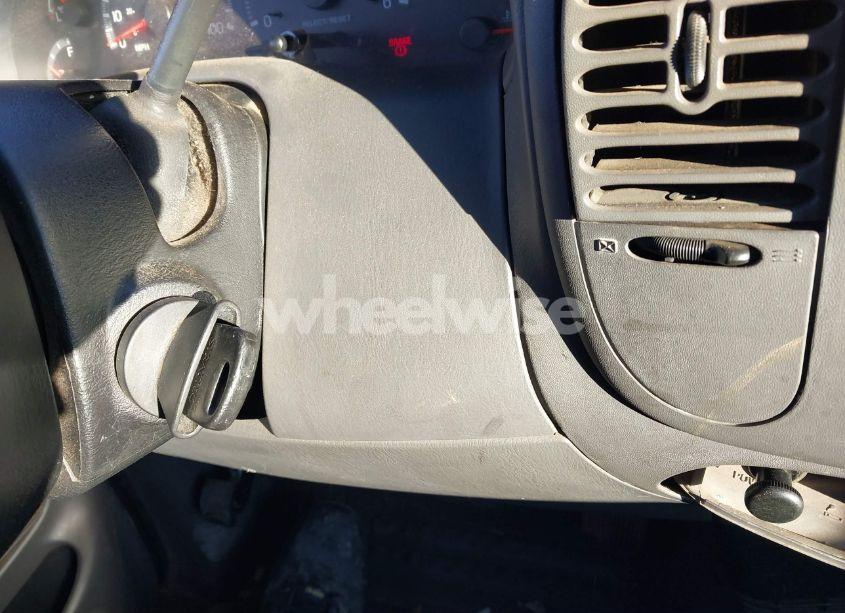 Photo 11 of 2000 Ford F-150 WORK SERIES/XL/XLT (VIN 1FTRF18W2YNC26138)