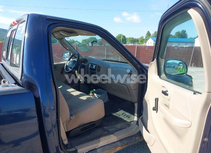 Photo 5 of 2003 Ford F-150 XL/XLT (VIN 1FTRF18WX3NA70701)