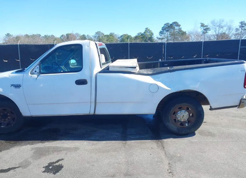 Photo 14 of 1999 Ford F-250 LARIAT/WORK SERIES/XL/XLT (VIN 1FTRF27W7XNB55847)