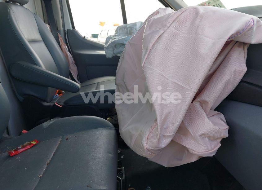 Photo 5 of 2019 Ford Transit-350 (VIN 1FTRS4XG1KKB59712)