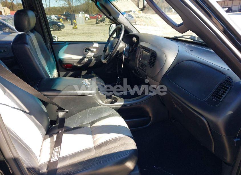 Photo 5 of 2003 Ford F-150 LARIAT (VIN 1FTRW07333KB84848)