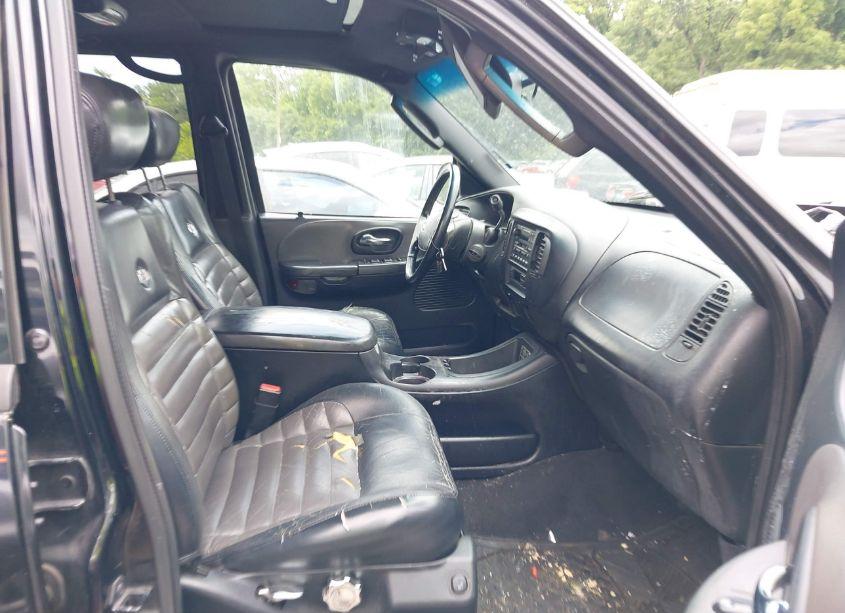 Photo 5 of 2002 Ford F-150 LARIAT (VIN 1FTRW07352KC84934)