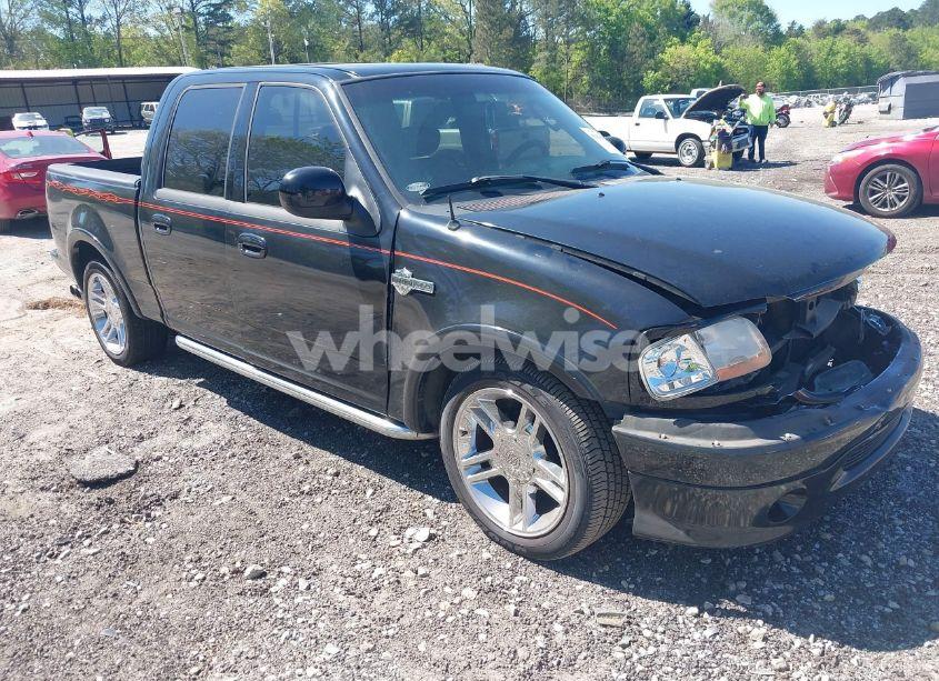 2002 Ford F-150 LARIAT (VIN 1FTRW07362KC96882) main photo