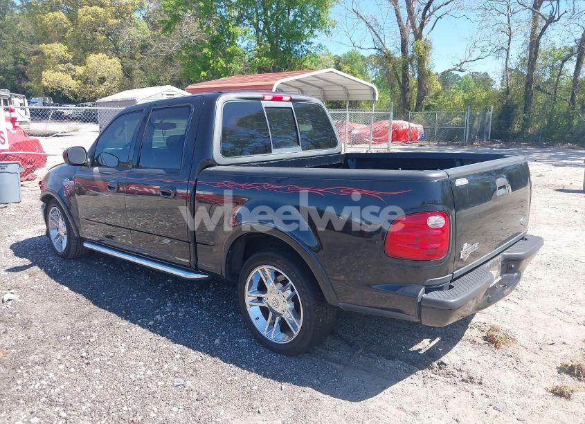 Photo 3 of 2002 Ford F-150 LARIAT (VIN 1FTRW07362KC96882)