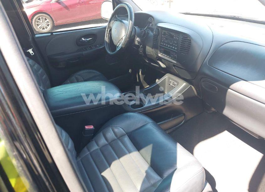 Photo 5 of 2002 Ford F-150 LARIAT (VIN 1FTRW07362KC96882)