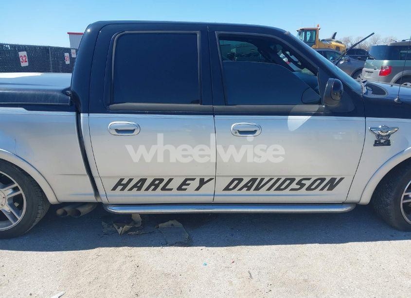 Photo 13 of 2003 Ford F-150 LARIAT (VIN 1FTRW07383KD71521)