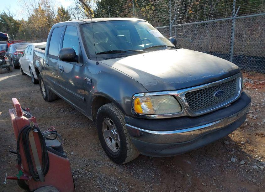 2003 Ford F-150 LARIAT/XLT (VIN 1FTRW07613KD25958) main photo