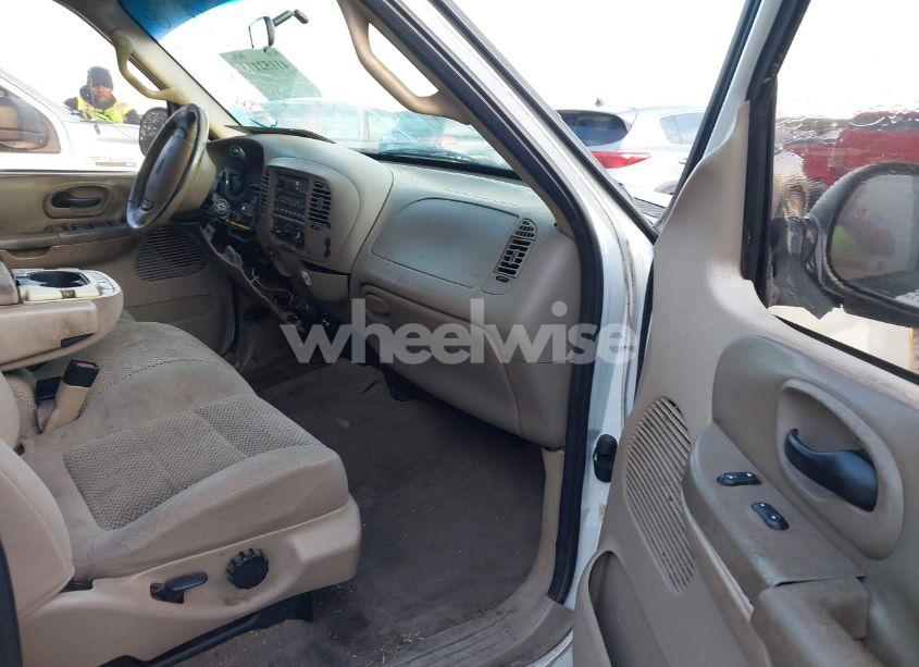 Photo 5 of 2002 Ford F-150 KING RANCH/LARIAT/XLT (VIN 1FTRW07622KB72456)