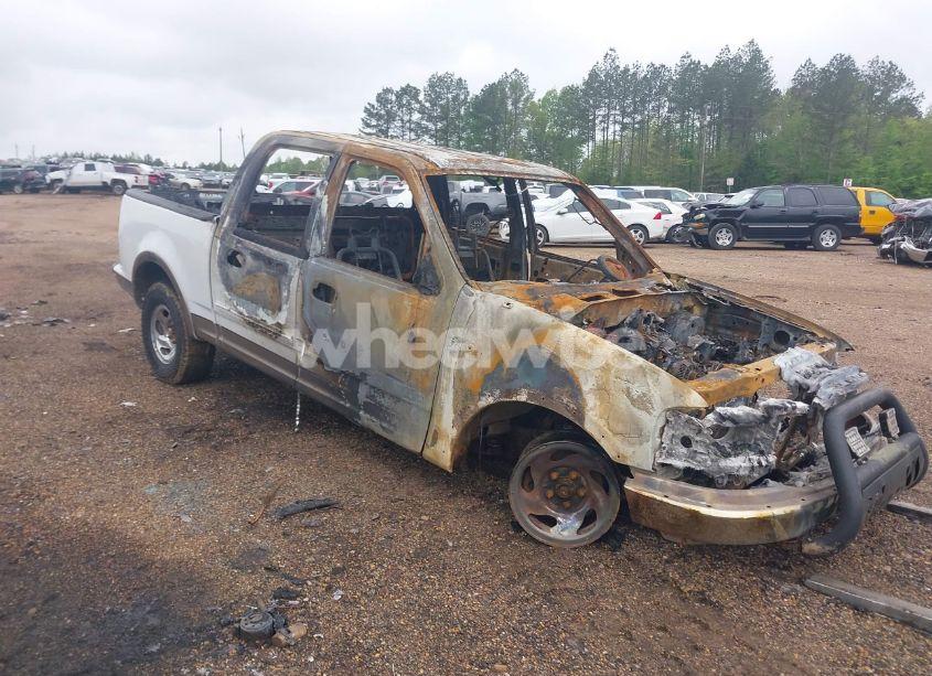 2002 Ford F-150 LARIAT/XLT (VIN 1FTRW07622KD44842) main photo