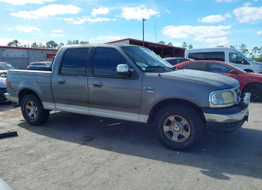 Photo 13 of 2002 Ford F-150 LARIAT/XLT (VIN 1FTRW07632KB51096)
