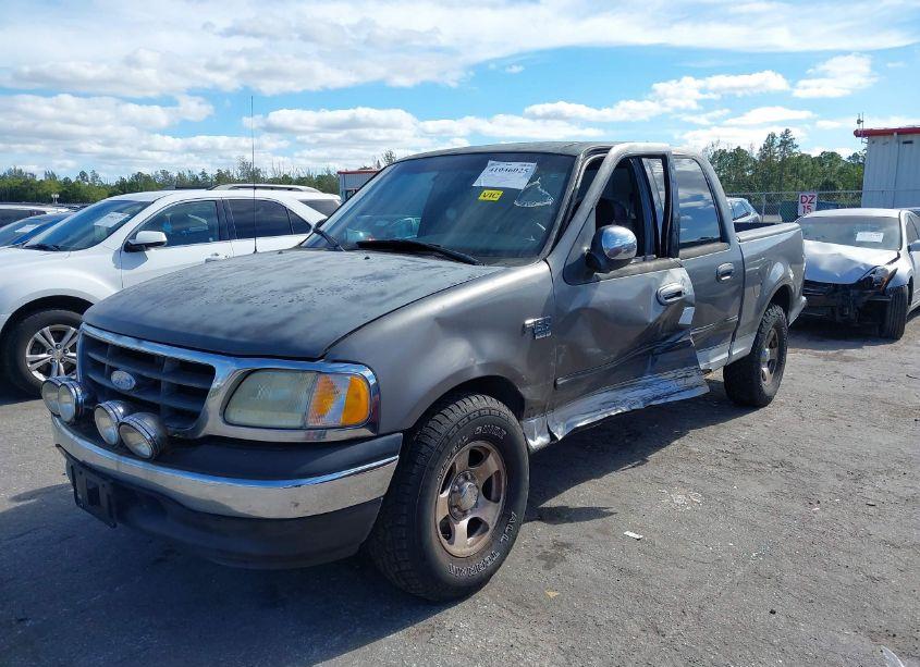 Photo 2 of 2002 Ford F-150 LARIAT/XLT (VIN 1FTRW07632KB51096)