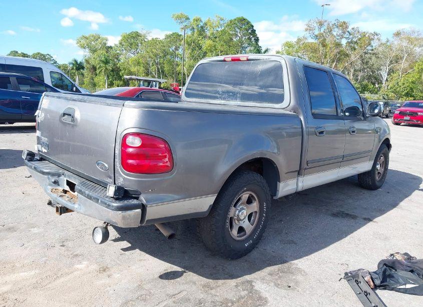 Photo 4 of 2002 Ford F-150 LARIAT/XLT (VIN 1FTRW07632KB51096)